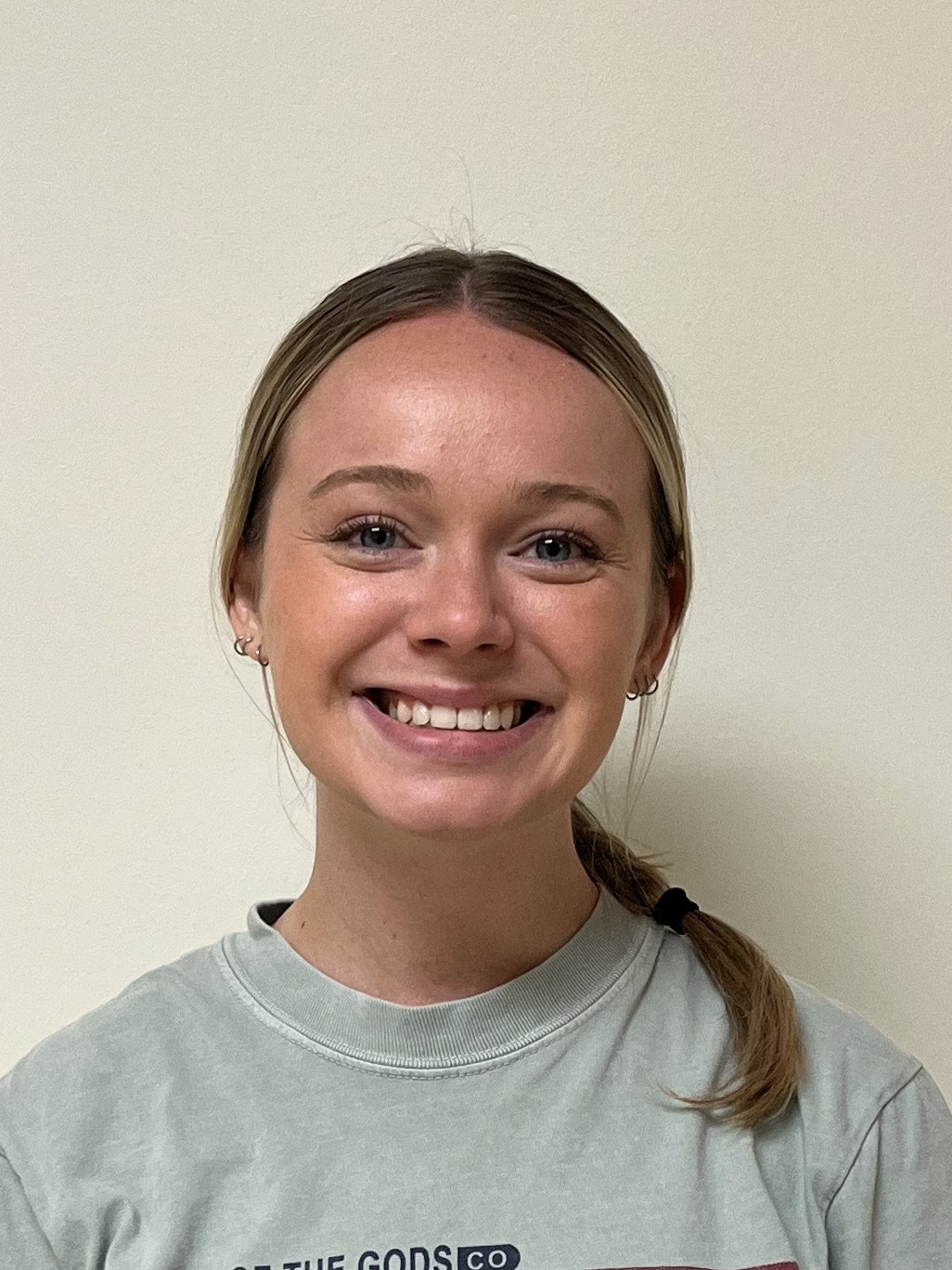 Ashlyn Neumann Headshot